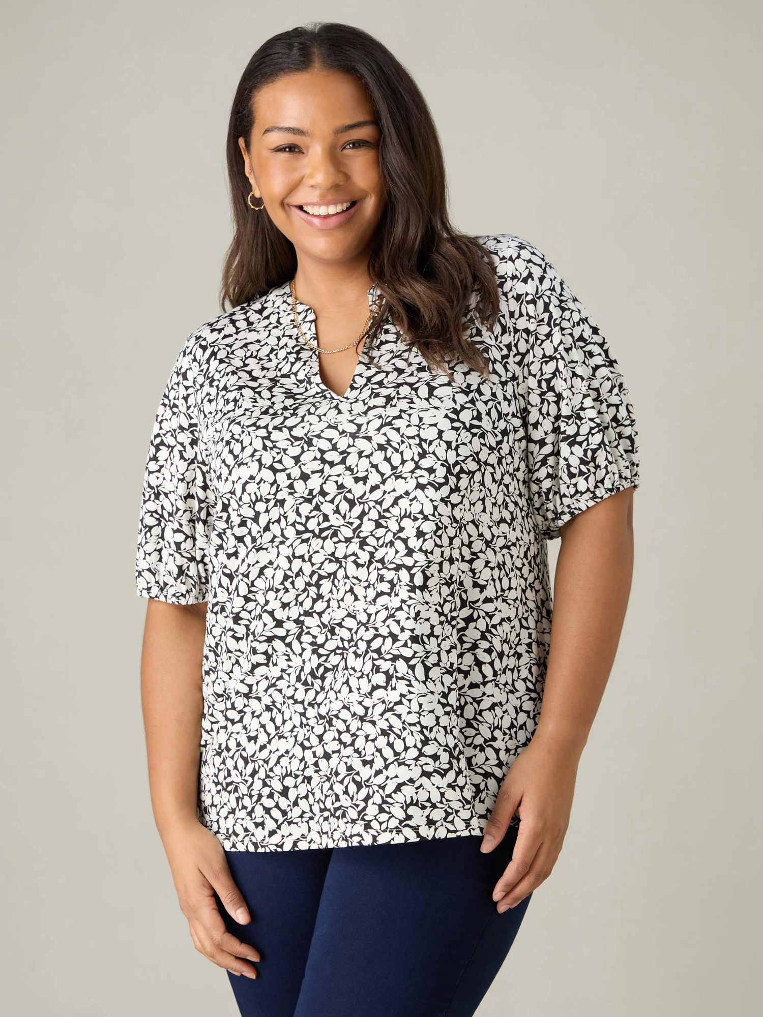 Live Unlimited Curve Floral Jersey Blouse, Black/White