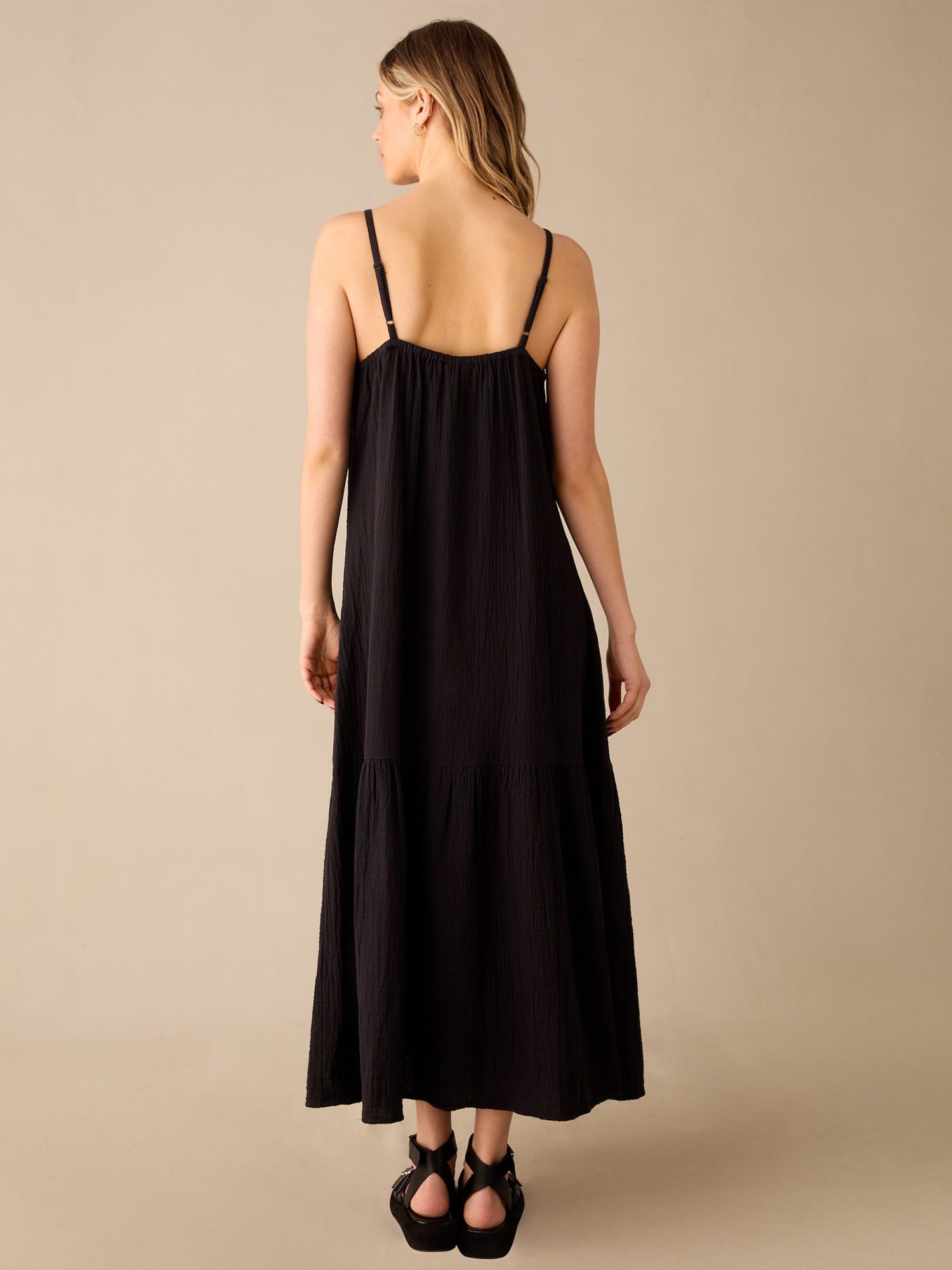 Ro&Zo Tiered Hem Maxi Dress, Black, 6