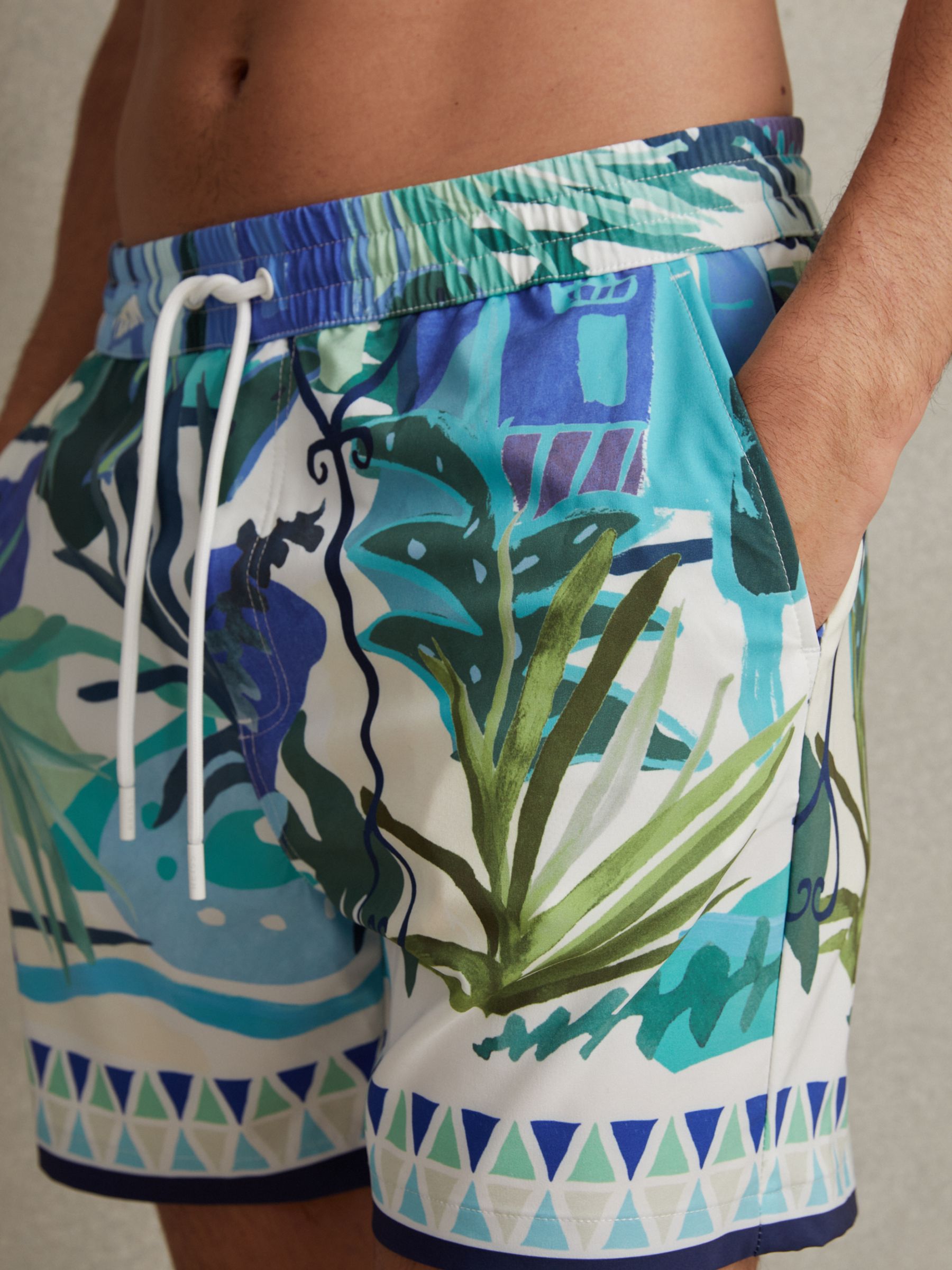 Reiss Huwai Leaf Print Swim Shorts, Green/Multi, XS