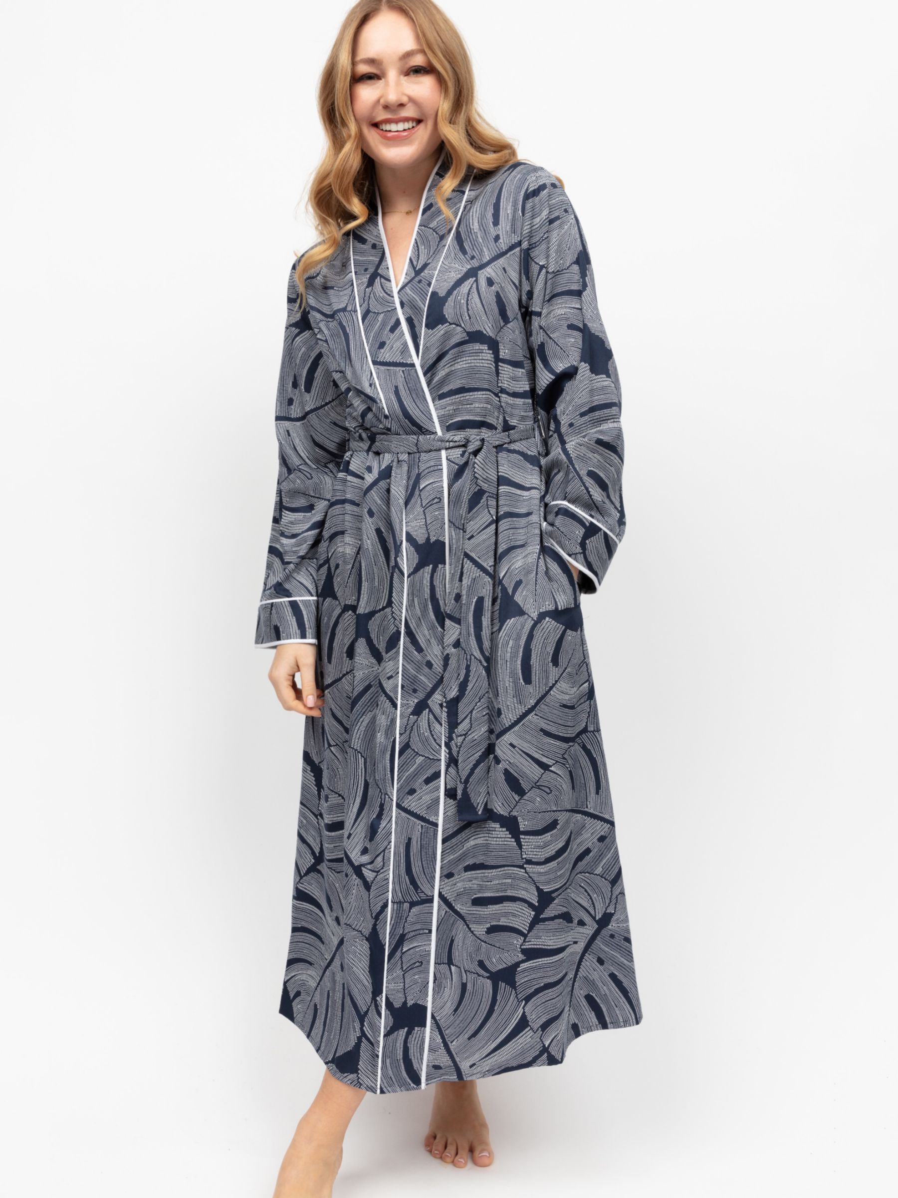 Fable & Eve Knightsbridge Leaf Print Dressing Gown, Navy/White