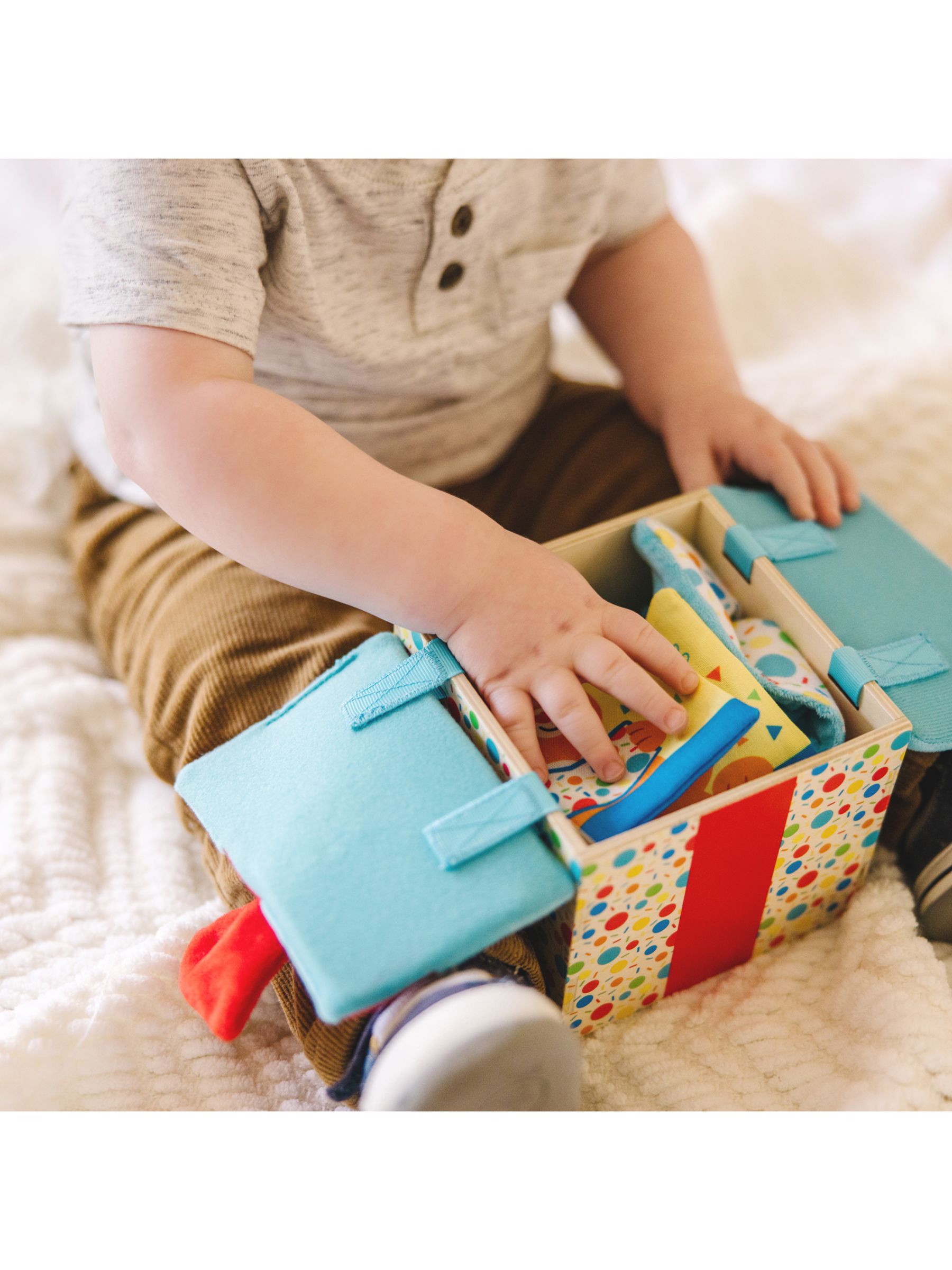 Melissa and doug 2024 wooden toy box