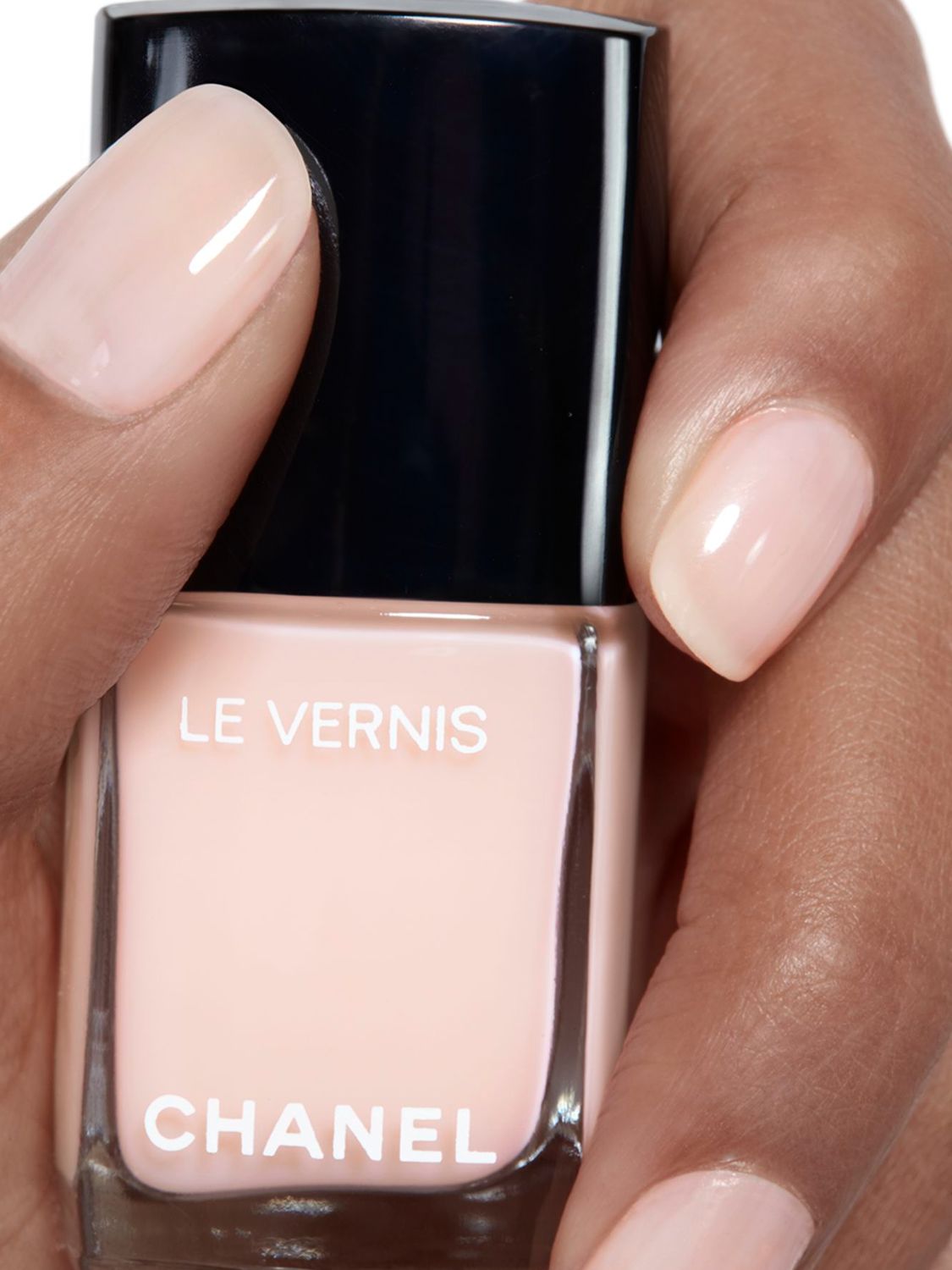 Chanel New Dawn Le Vernis Longwear Nail Colour - Makeup and Beauty