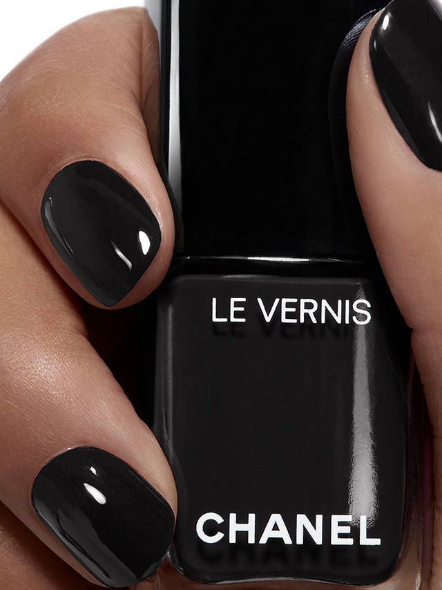 Chanel Le Vernis Nail Colour in Rouge Noir