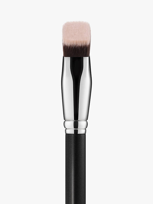 MAC 171S Smooth-Edge All Over Face Brush 3