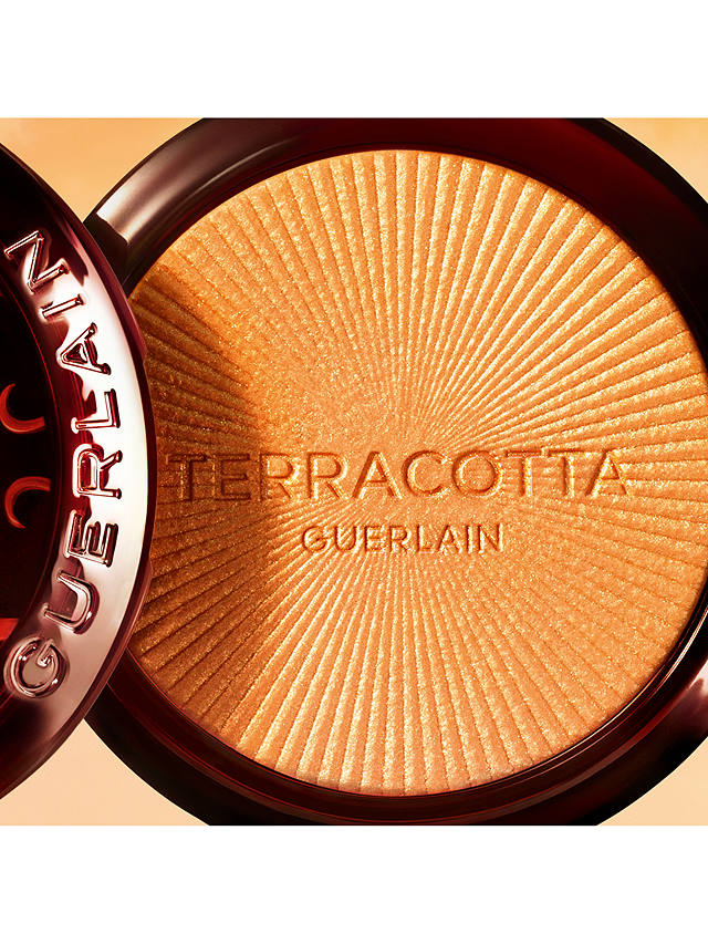 Guerlain Terracotta Luminizer The Shimmering Powder Highlighting & Golden Glow, 01 Warm Gold 6
