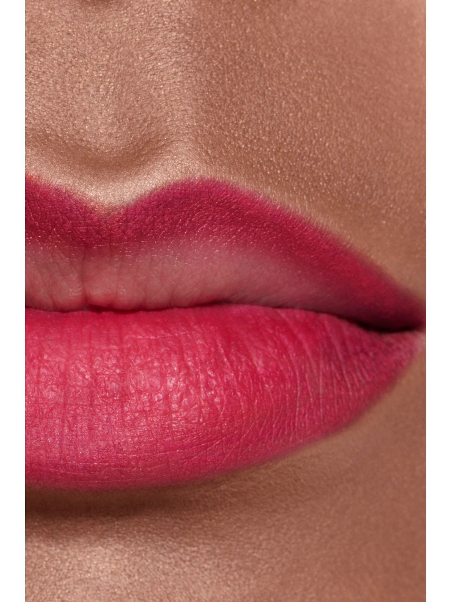 Chanel lip liner in 158 rose natural