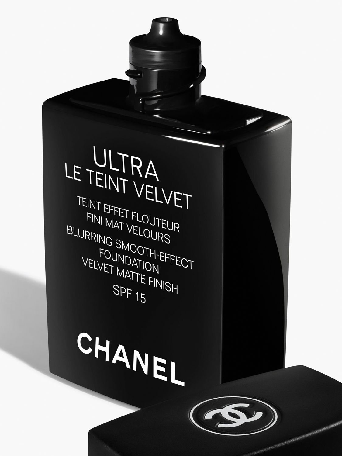 Chanel Ultra Le Teint Velvet SPF 15 - Ultra-Light Long-Lasting Fluid  Foundation