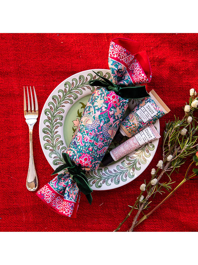 William Morris At Home Lip & Hand Care Cracker Gift Set 5