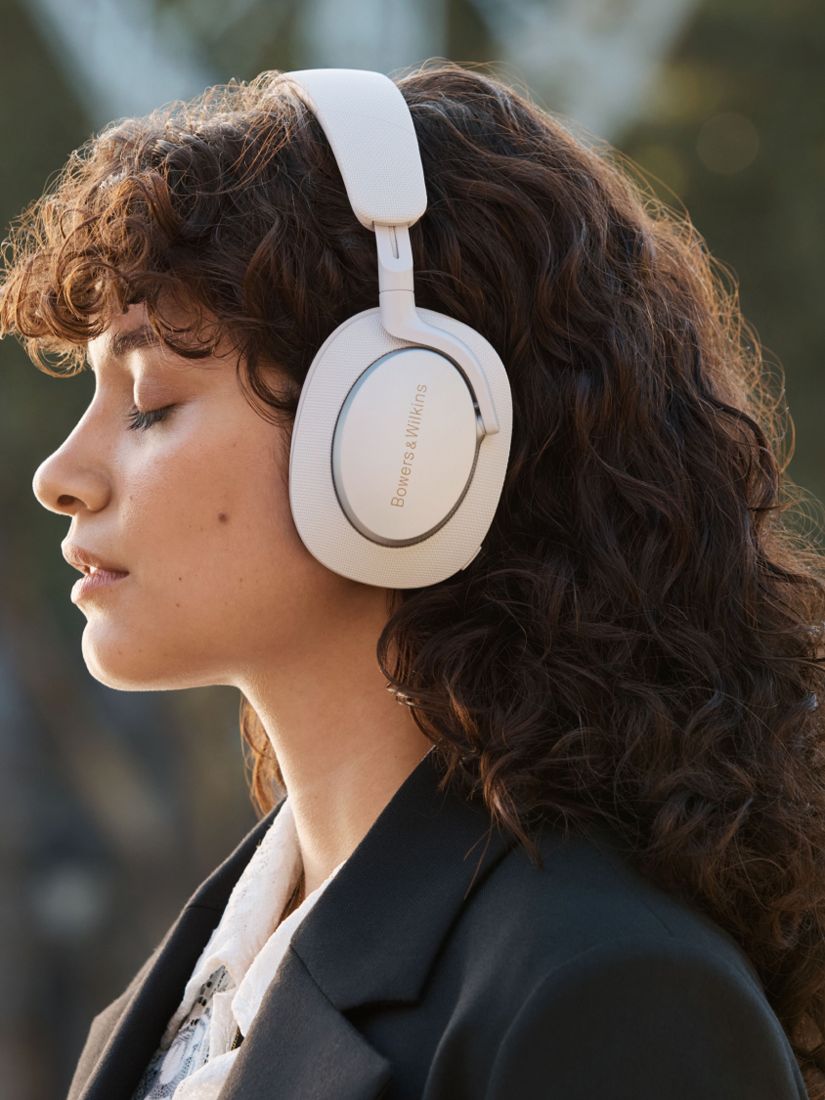 Bowers & Wilkins Px7 S2 Headphone Review: Revolutionary, Quality Audio  Exactly How Artists Intended -  - The Latest Electronic Dance Music  News, Reviews & Artists