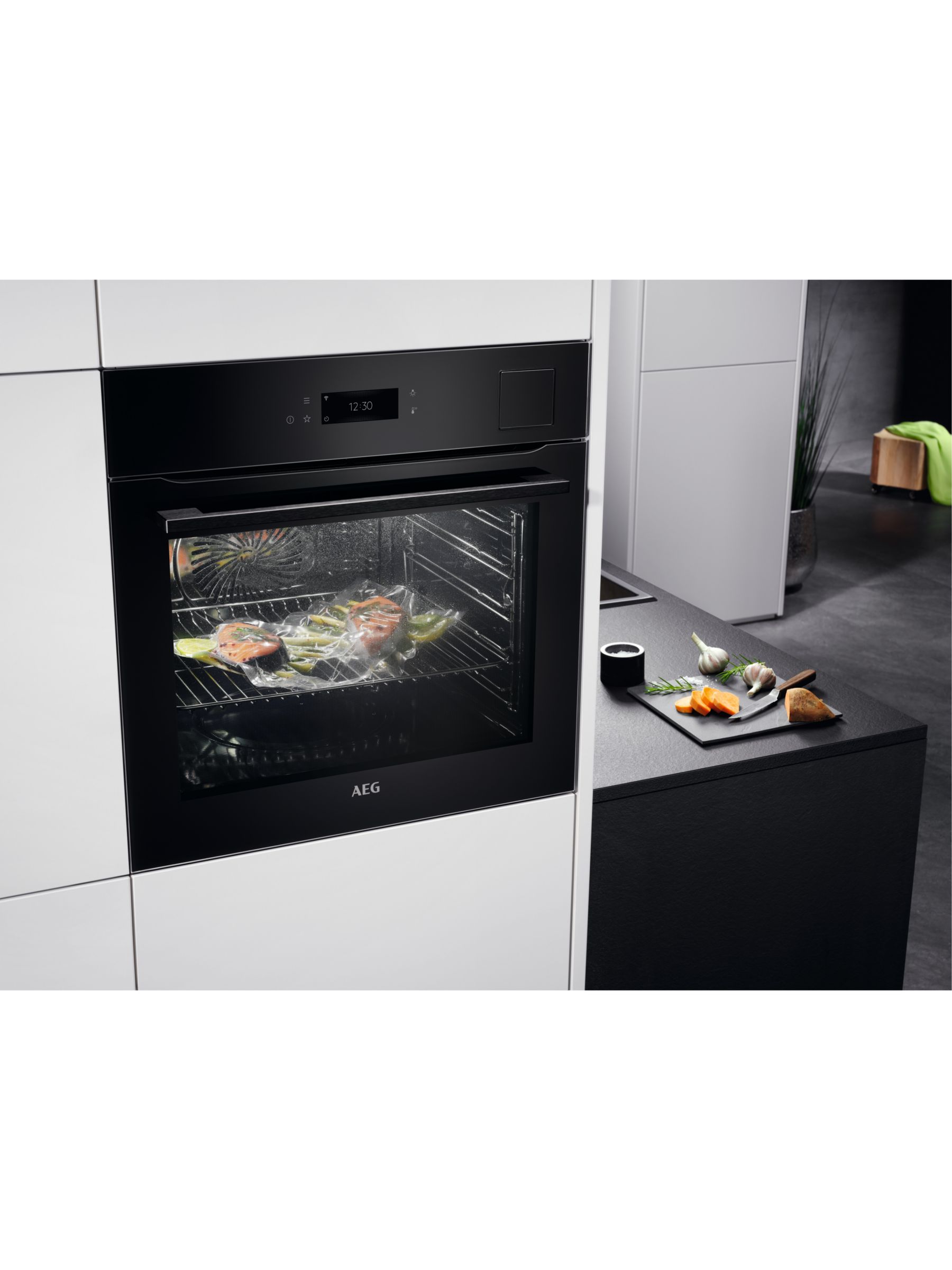 9000 SteamPro With Steam Cleaning Oven - Black