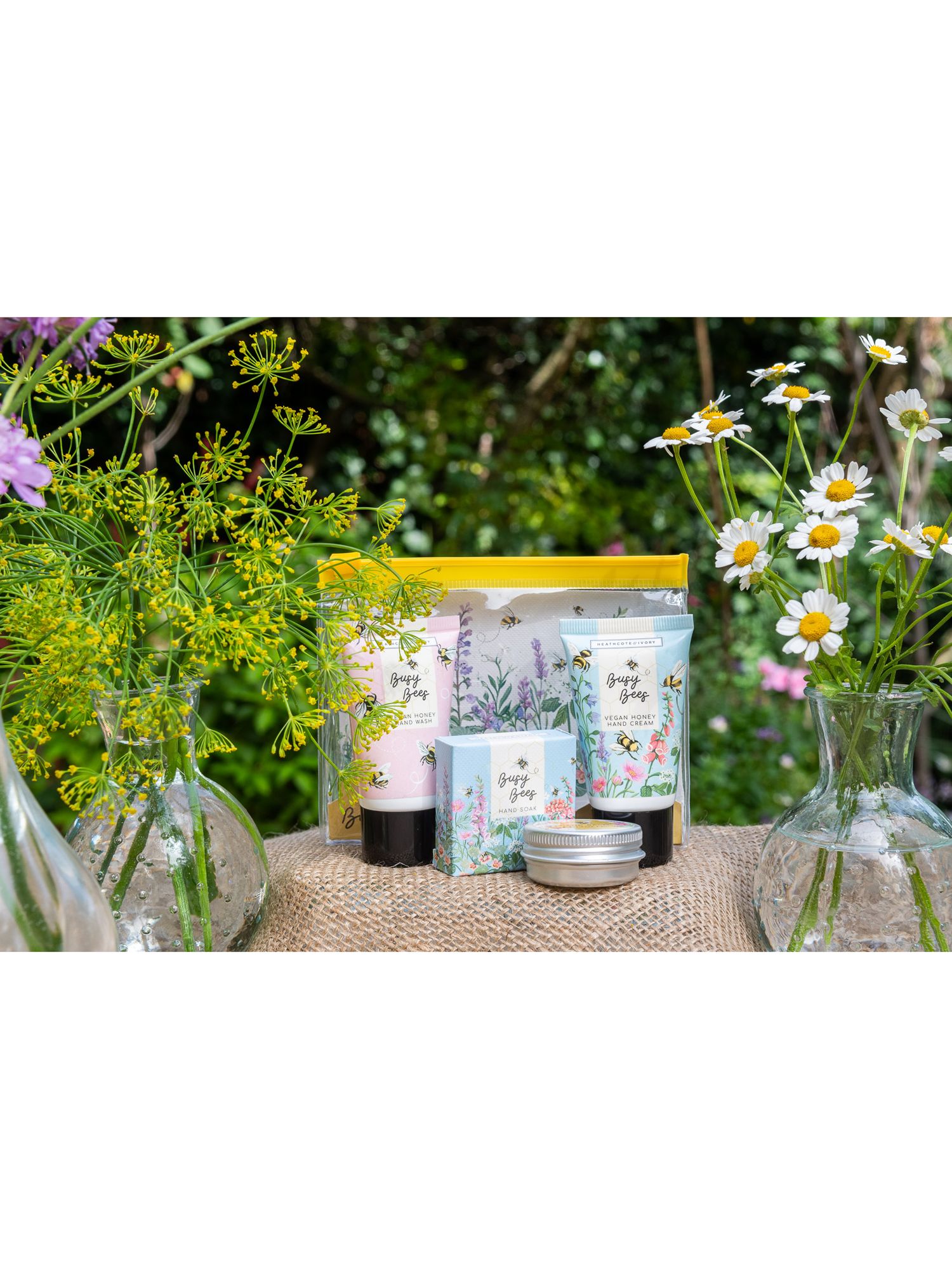 Heathcote & Ivory Busy Bees Vegan Honey Mini Hand Care Gift Set 5