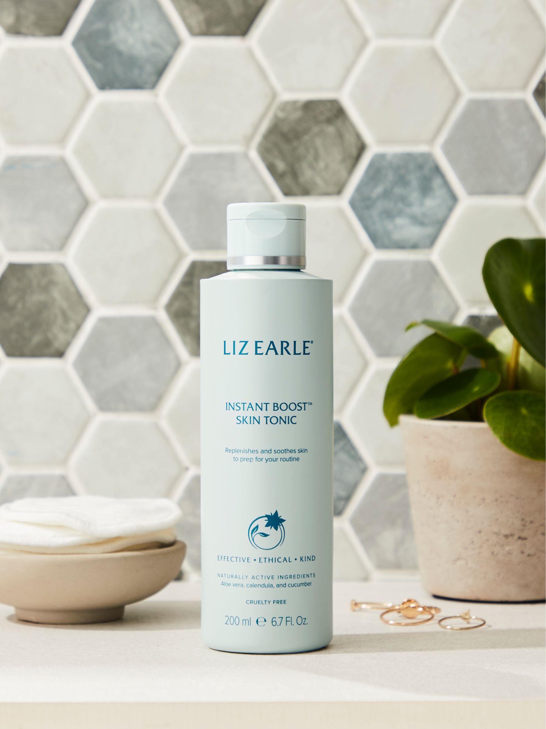 Liz Earle Instant Boost™ Skin Tonic 200ml