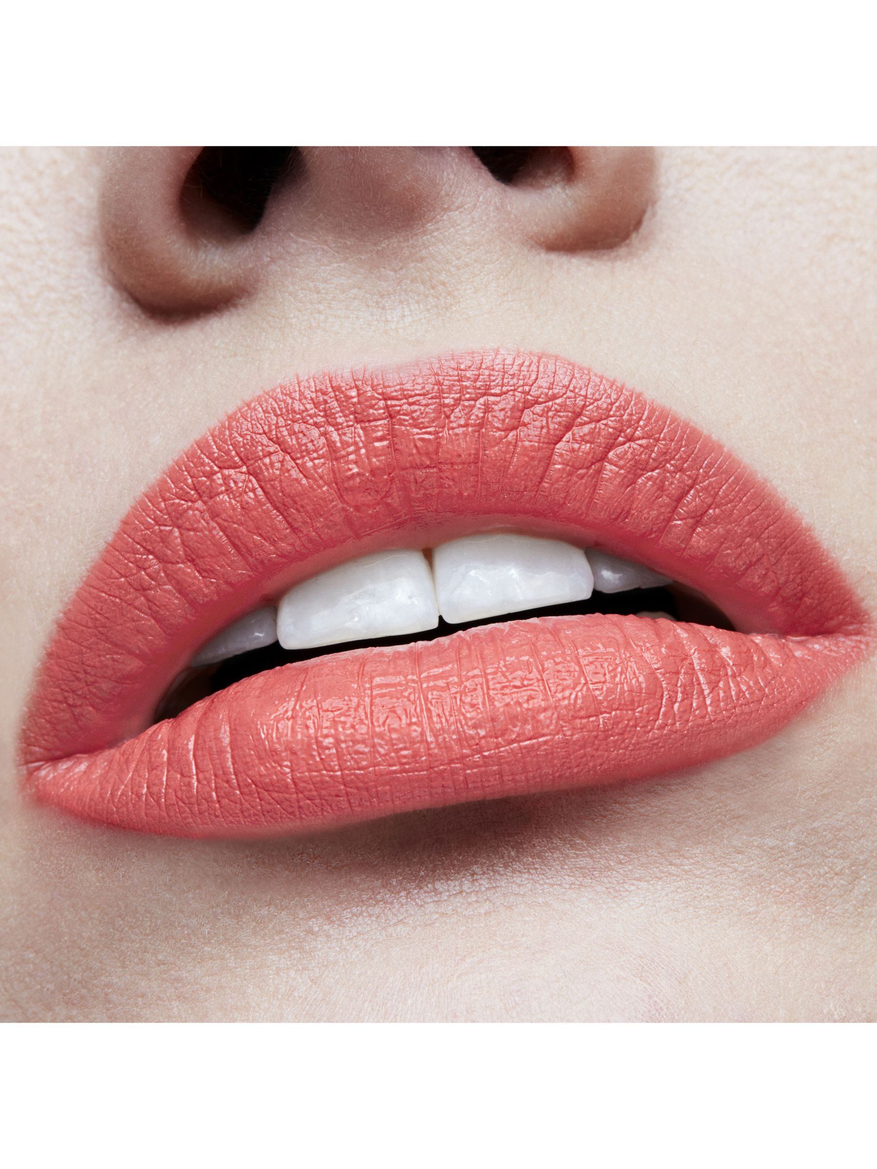 MAC Lipstick - Amplified Creme, Vegas Volt 4