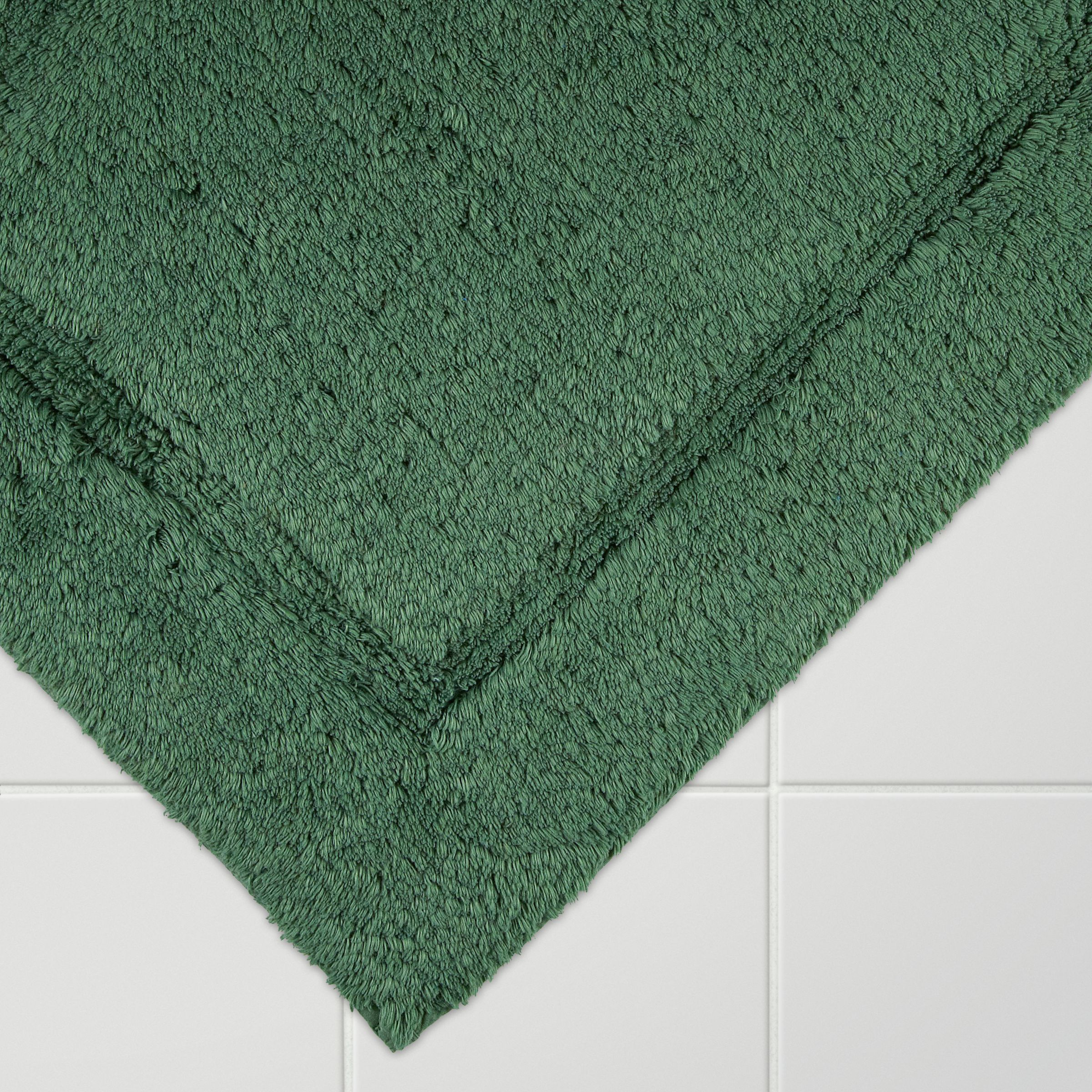 green bath mat