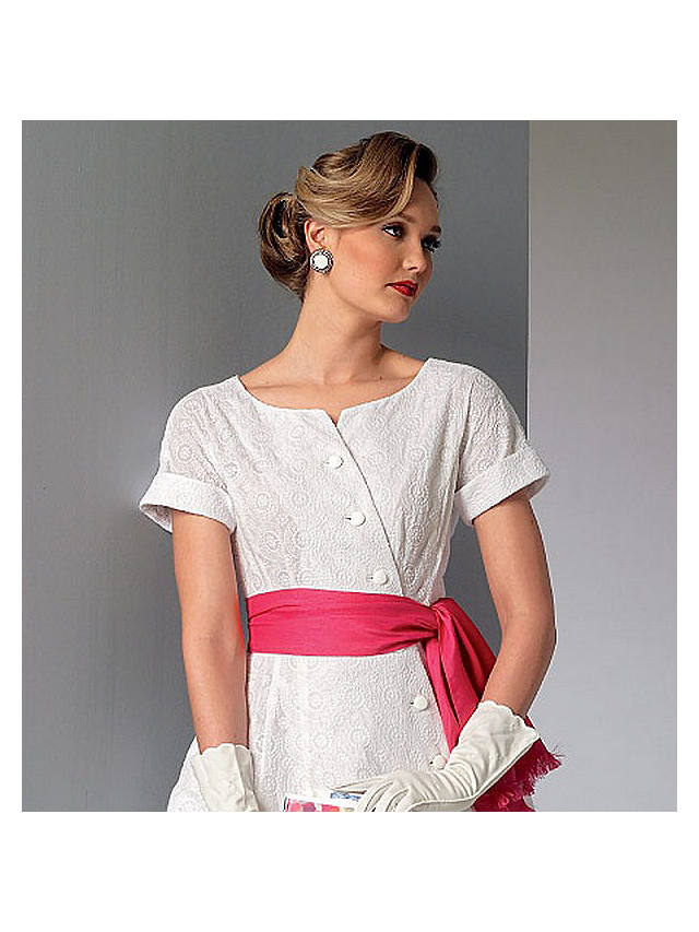 Vogue Women's Vintage Dress and Belt Sewing Pattern, 9105, E5