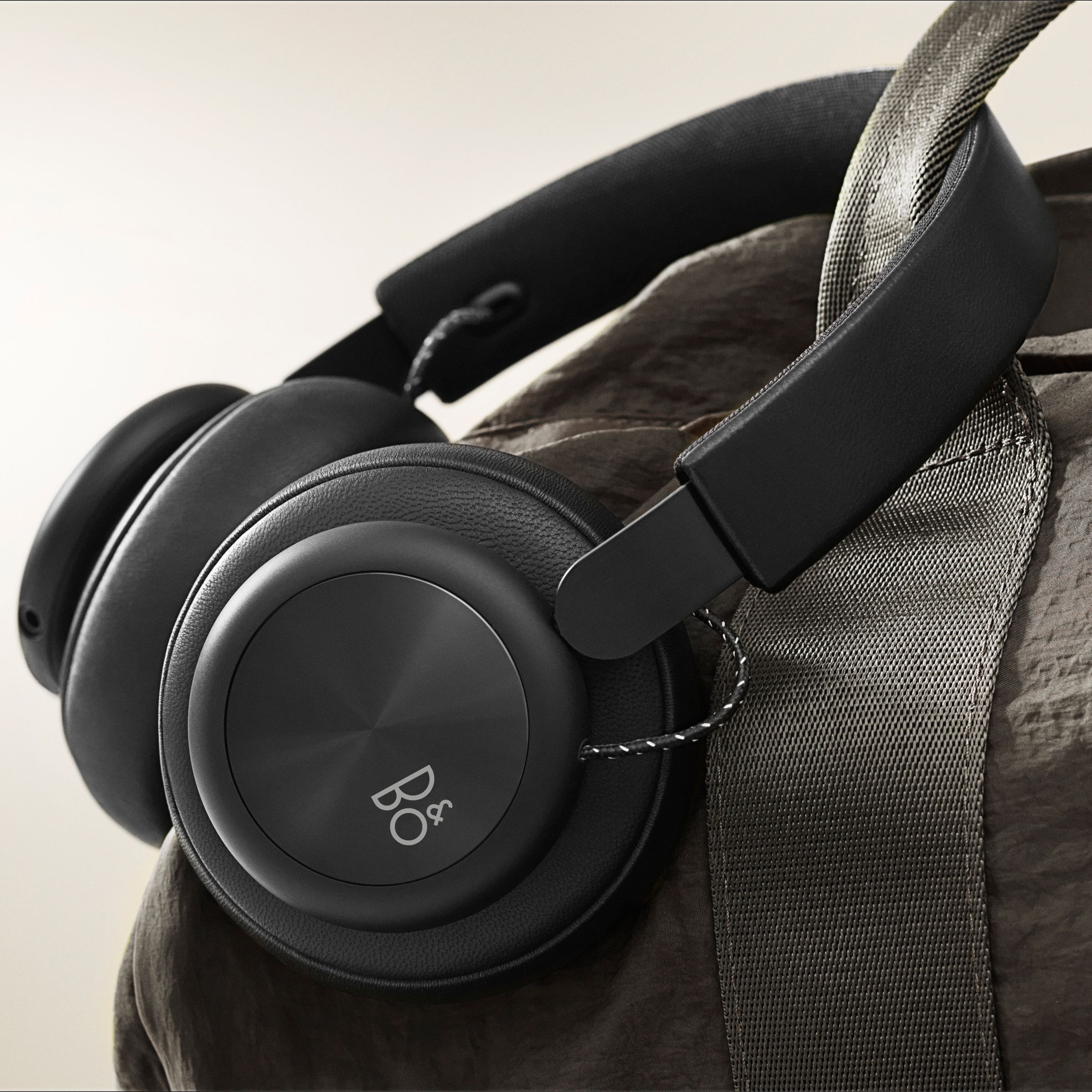 Bang & Olufsen Beoplay H4 Wireless Bluetooth Over-Ear ...