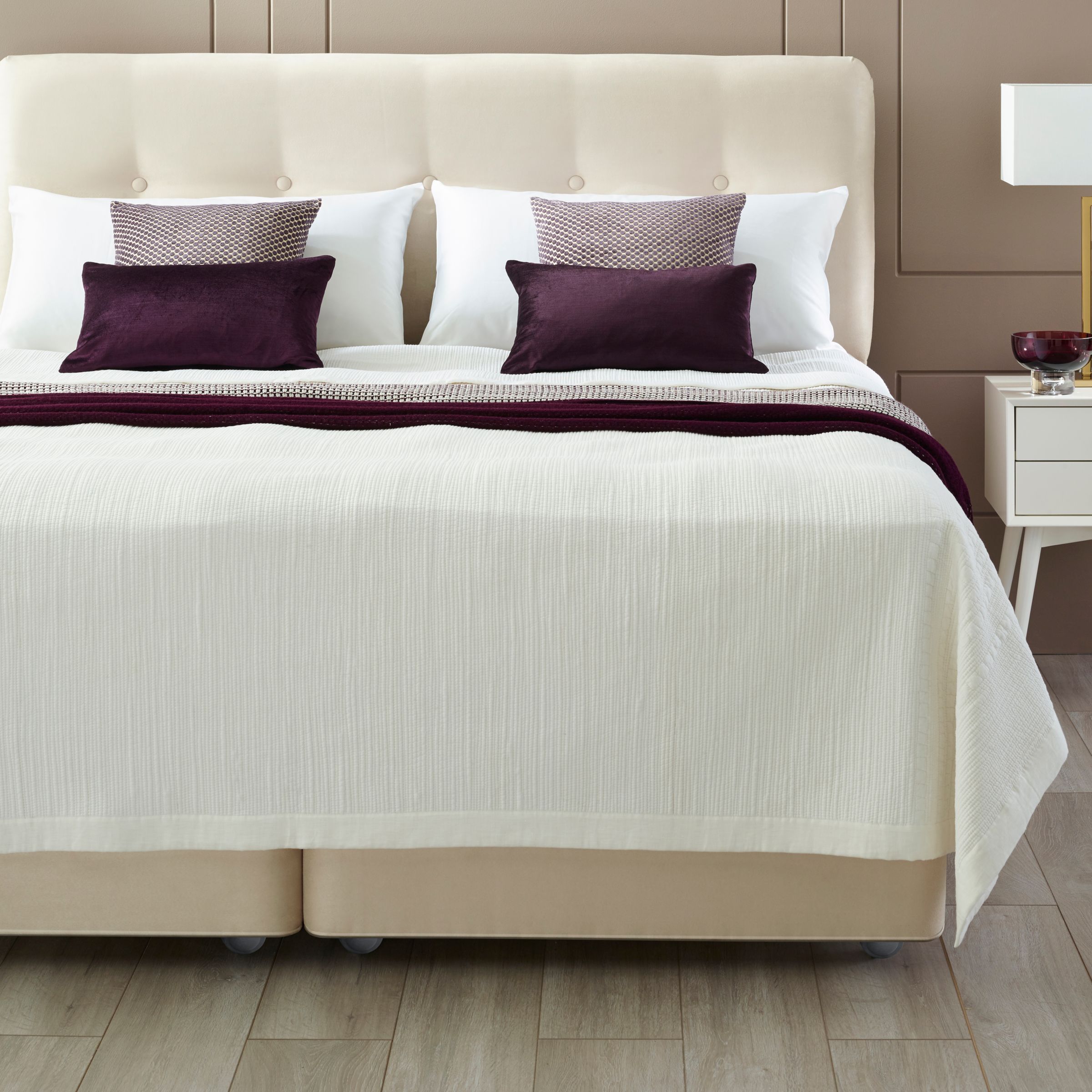 Vispring Axminster Superb Zip Link Divan Base and Mattress