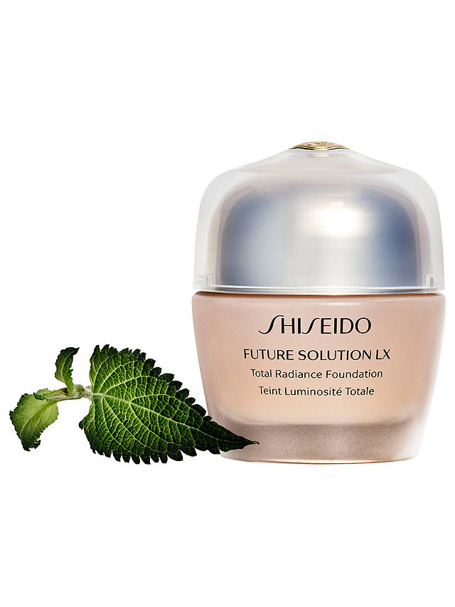 Shiseido Future Solution Radiance Foundation LX, Golden 3 3