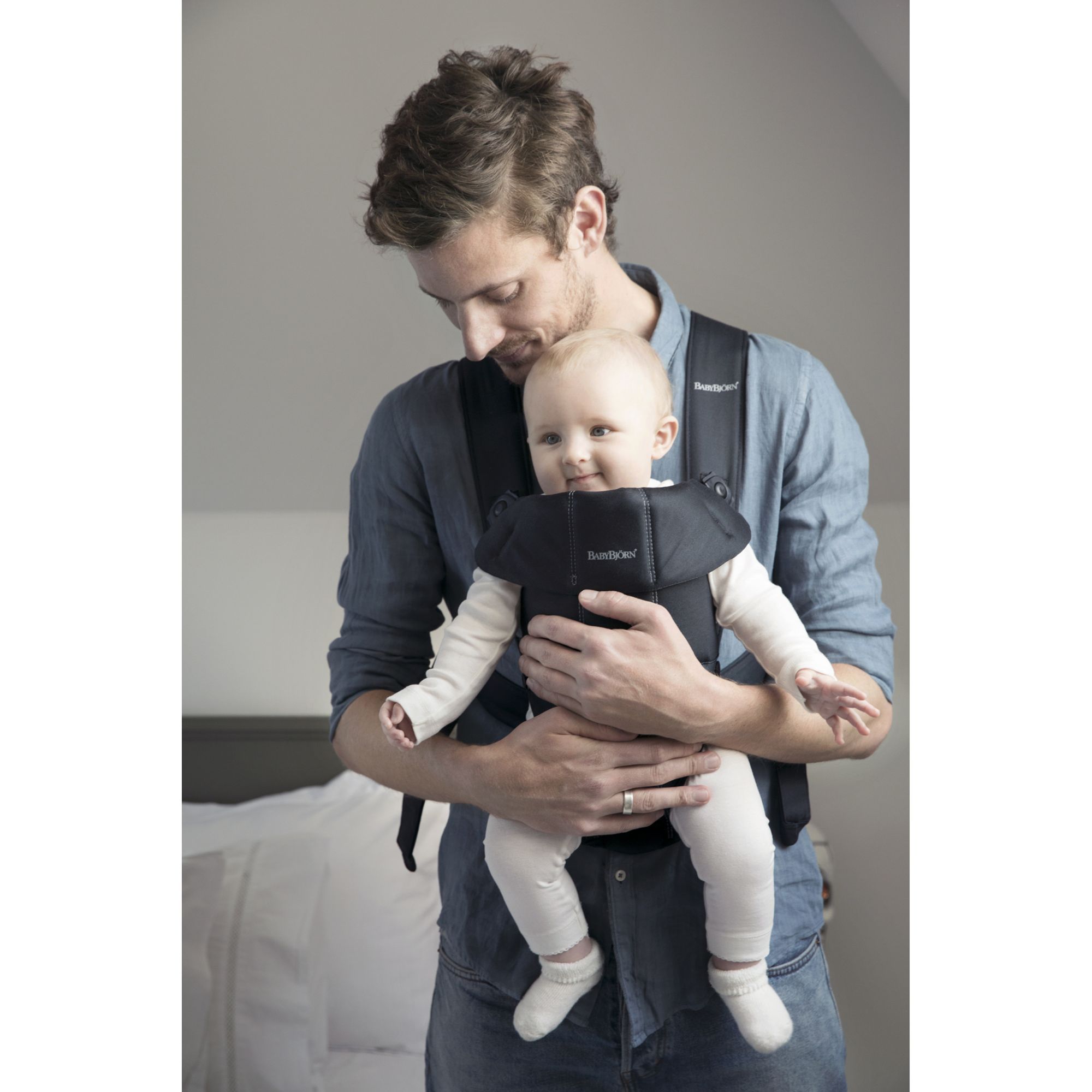 wearable baby carrier