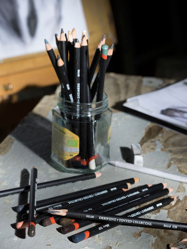 Charcoal Pencil Tin - Derwent set of 6