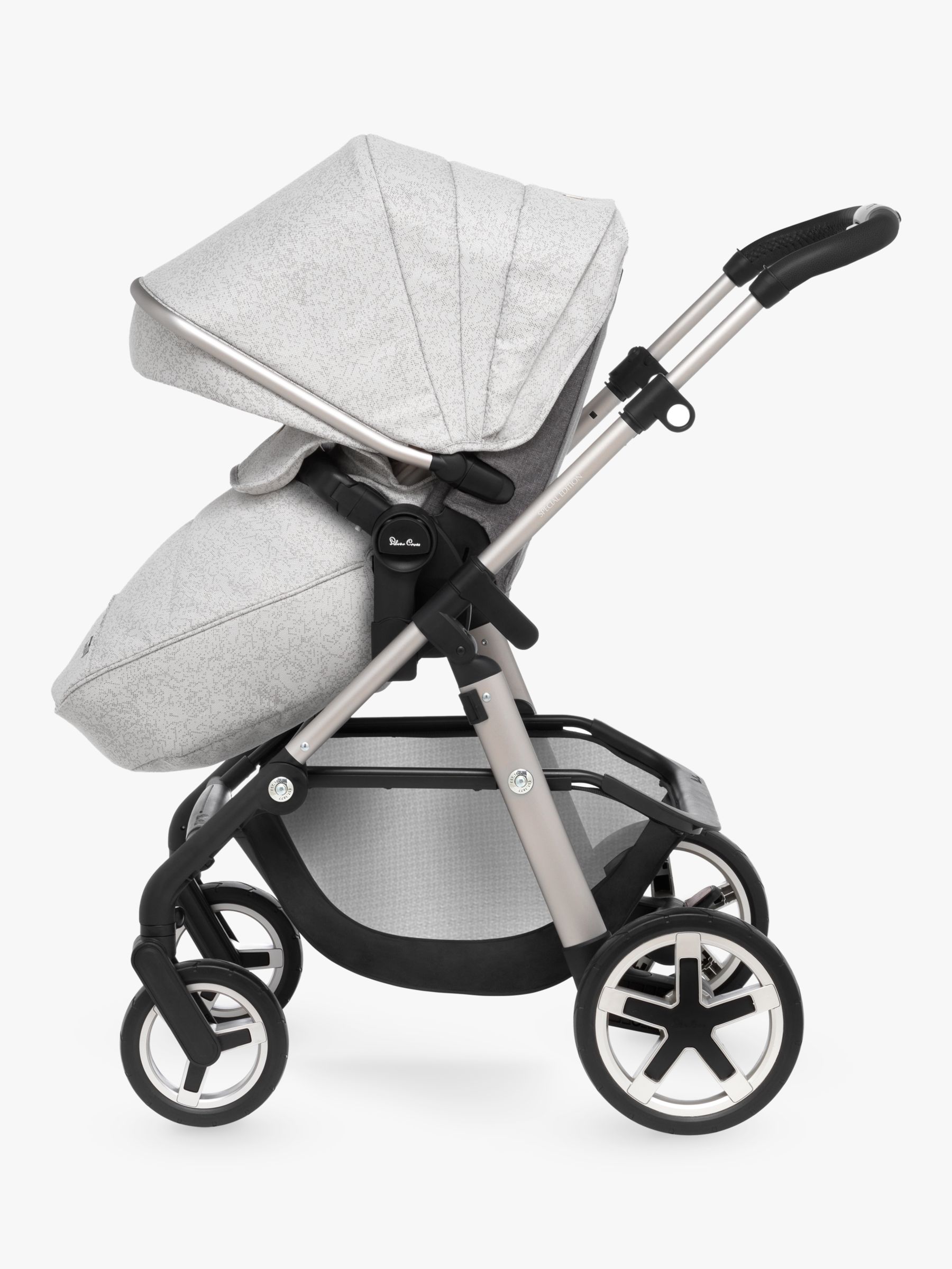 how to put a silver cross pram down