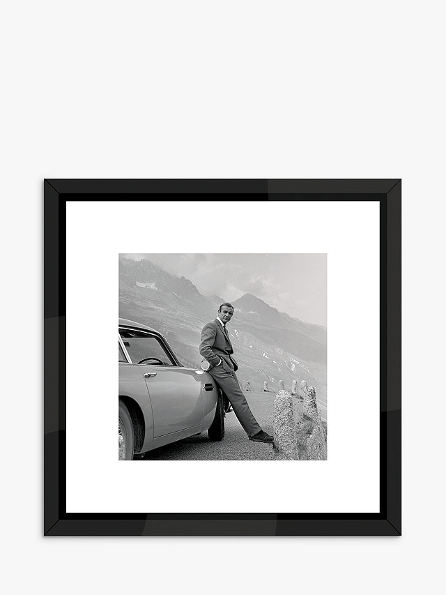 James Bond Aston Martin - Framed Print & Mount, 45.5 x 45.5cm