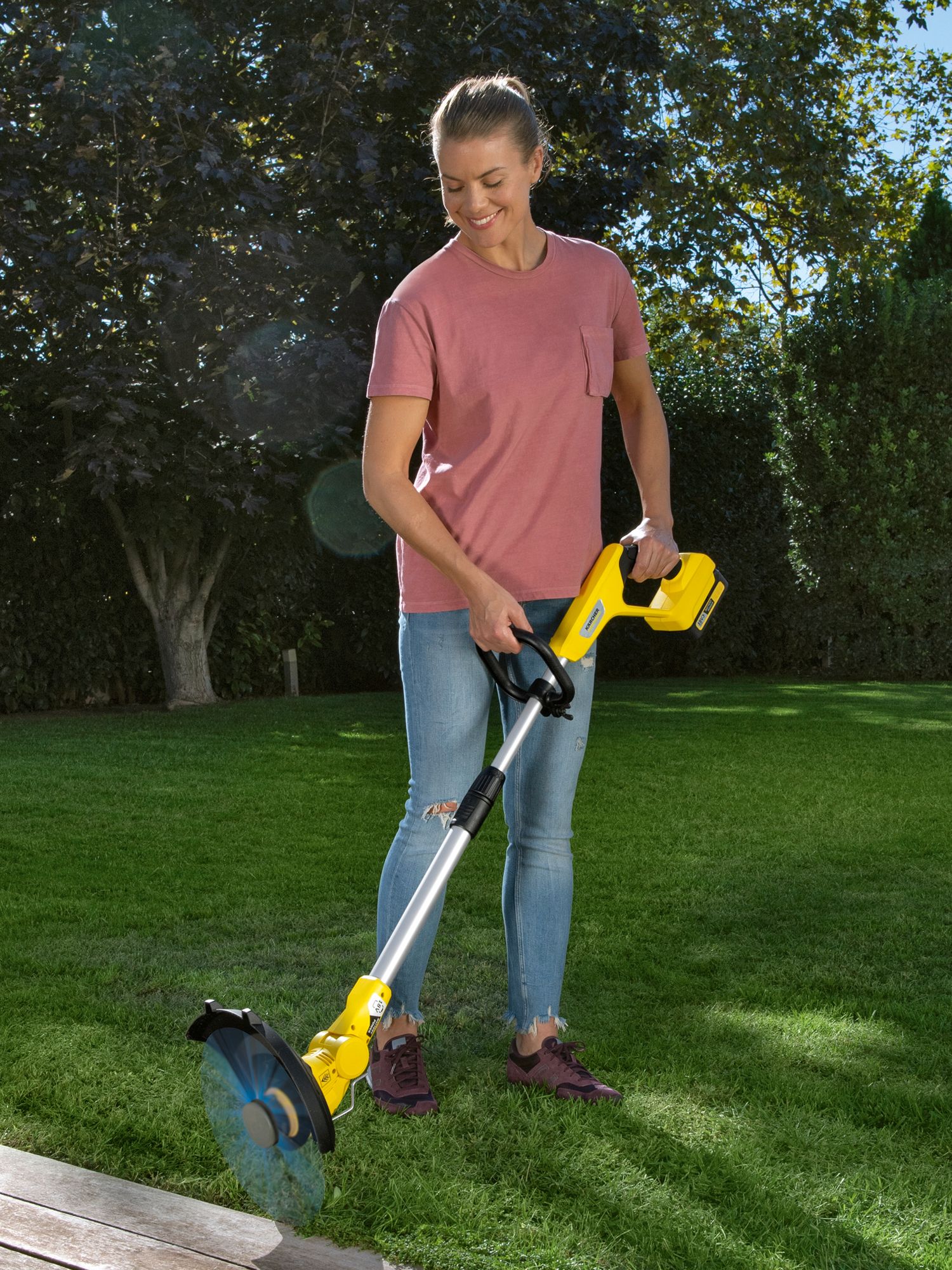 cordless lawn strimmer