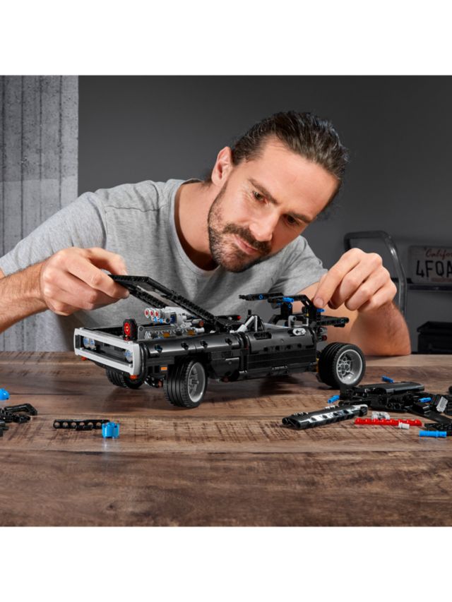 LEGO Technic 42111 Fast & Furious Dom's Dodge Charger