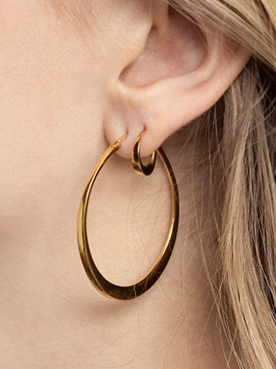 Dinny Hall Medium Tapering Click Hoop Earrings, Gold