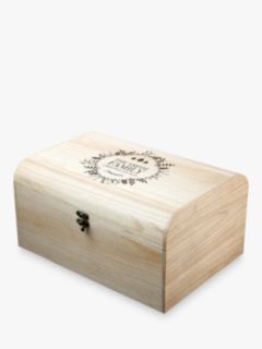 Treat Republic Personalised Traditional Family Christmas Eve Chest