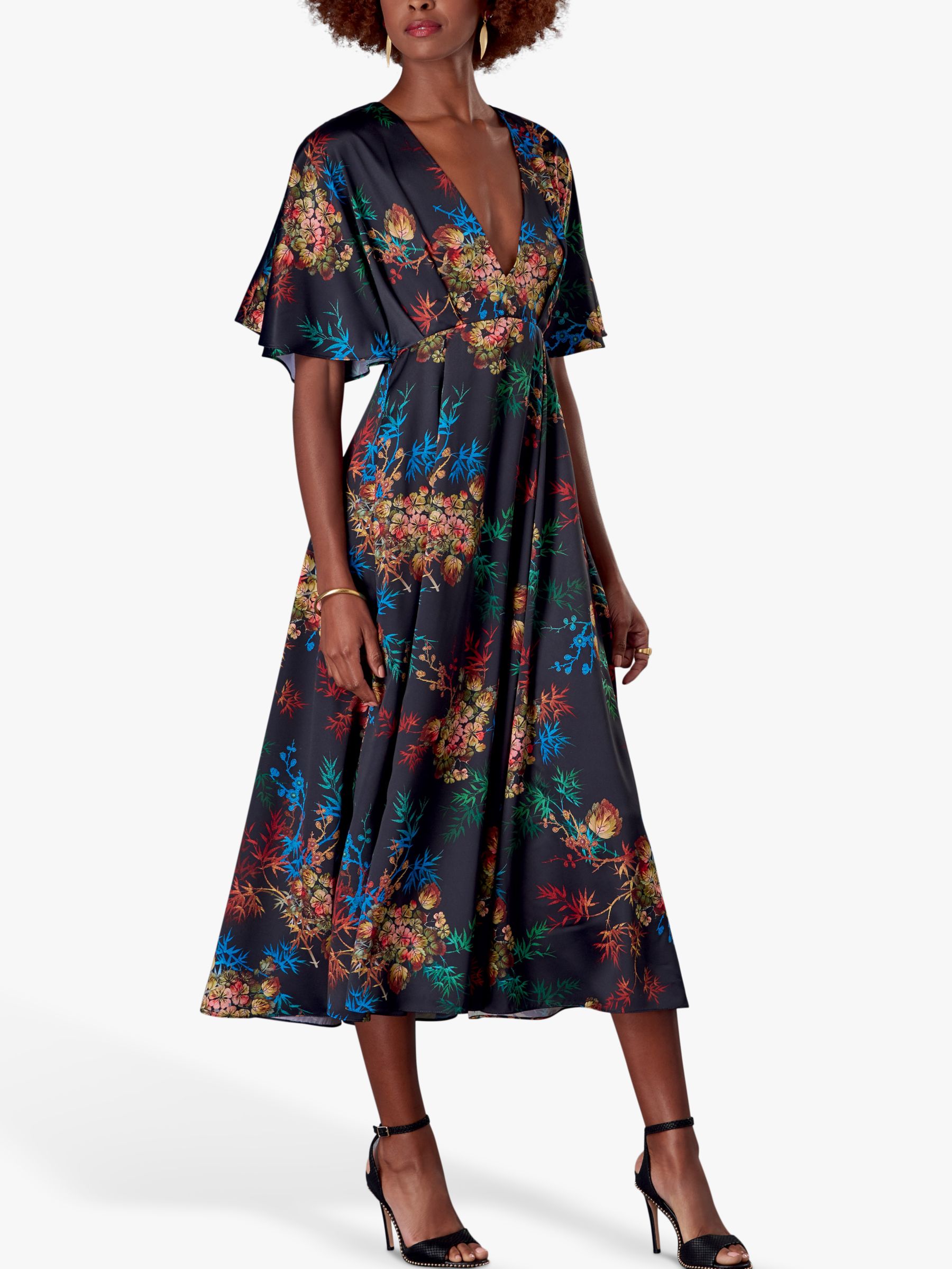 Vogue Misses' V-Neck Dress Sewing Pattern V1801, Y