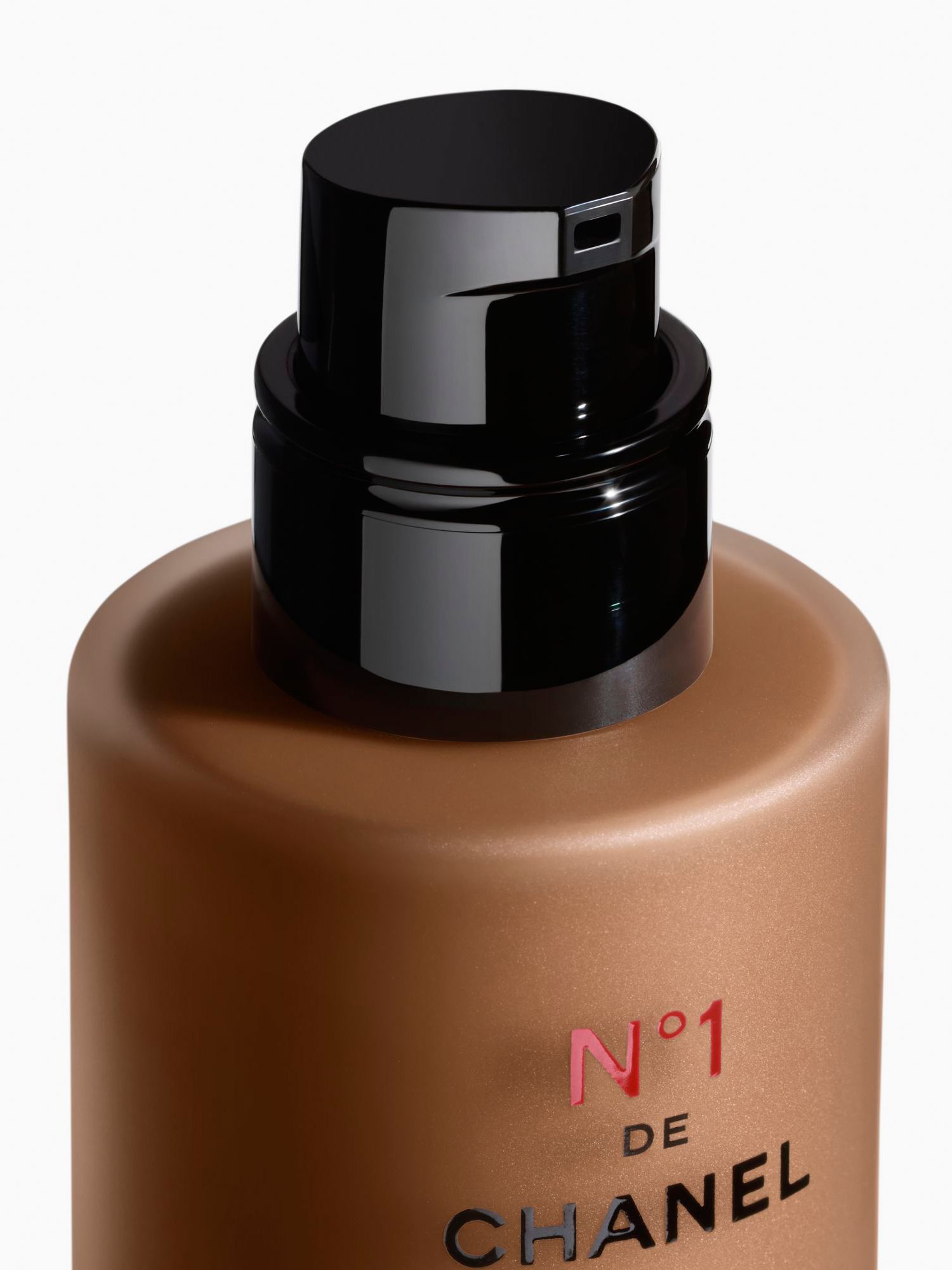 CHANEL N°1 De CHANEL Revitalising Foundation Illuminates - Hydrates -  Protects, BR152 at John Lewis & Partners