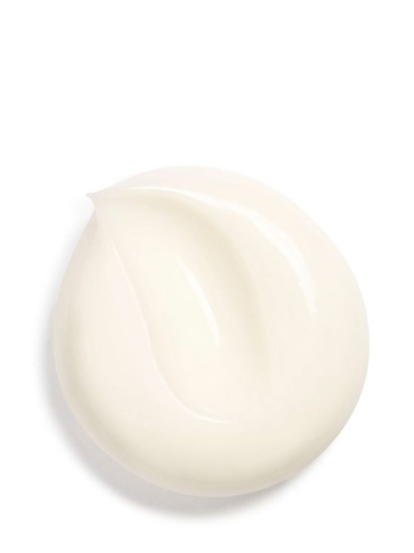 CHANEL N°1 De CHANEL Revitalising Cream Smooths - Plumps - Provides Comfort 2