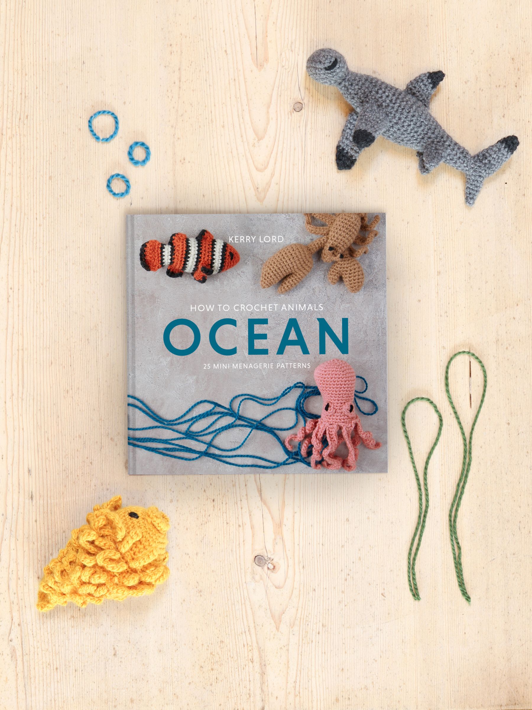 Mini Amigurumi Ocean: 25 Tiny Creatures to Crochet [Book]