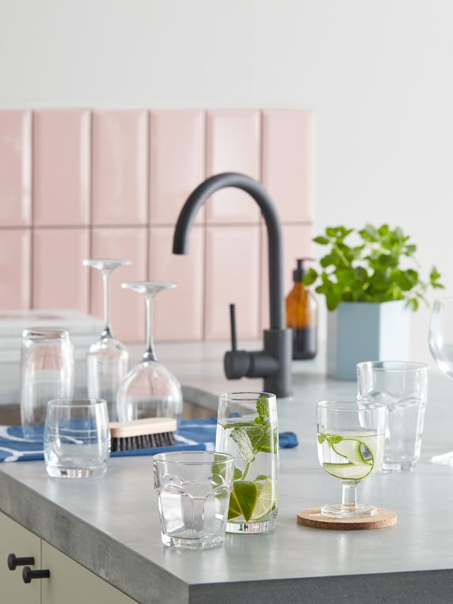 https://johnlewis.scene7.com/is/image/JohnLewis/SS18_TT_DRINK_GLASSWARE_HOUSEalt10?wid=640&hei=853