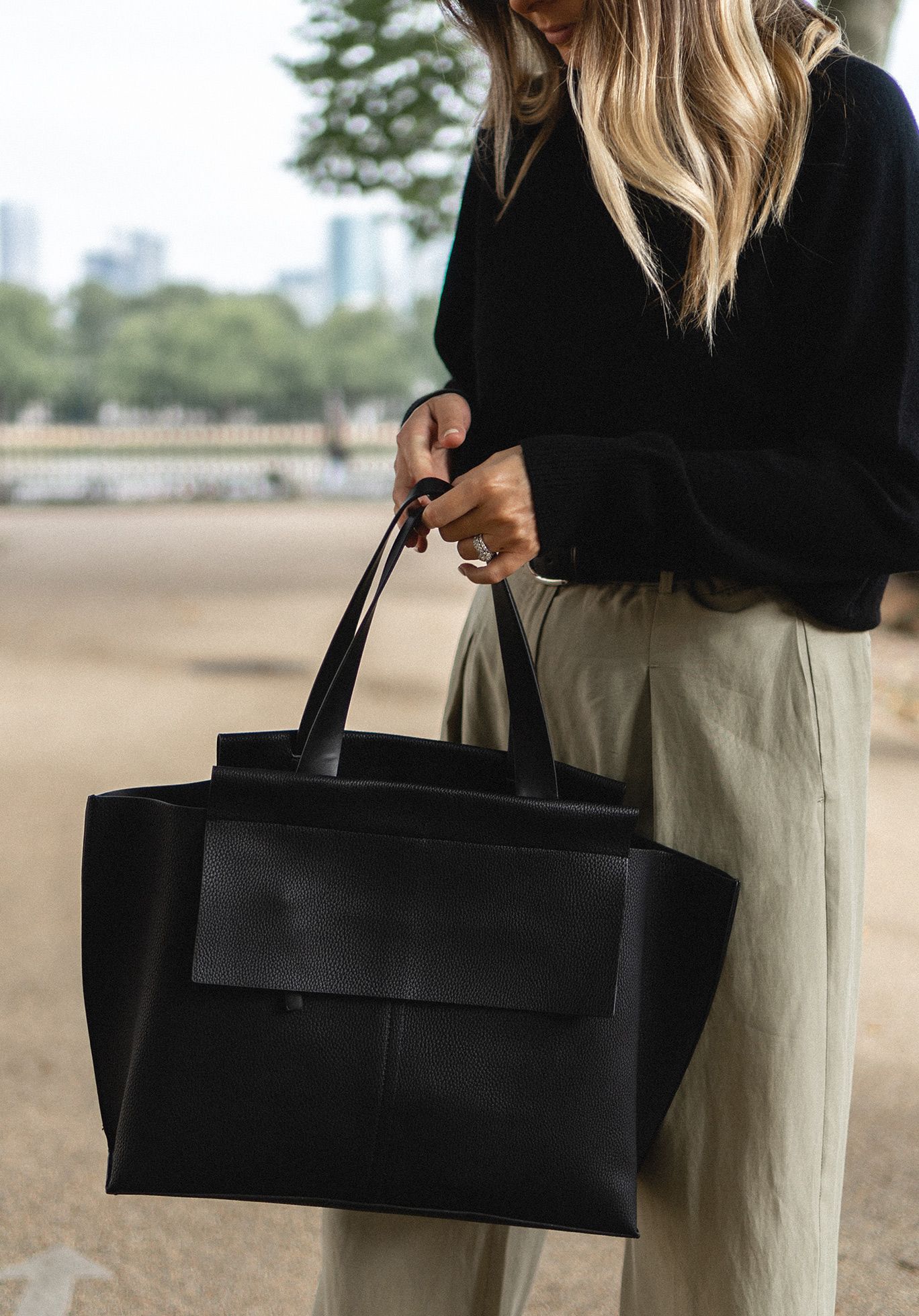 The carry-everywhere tote