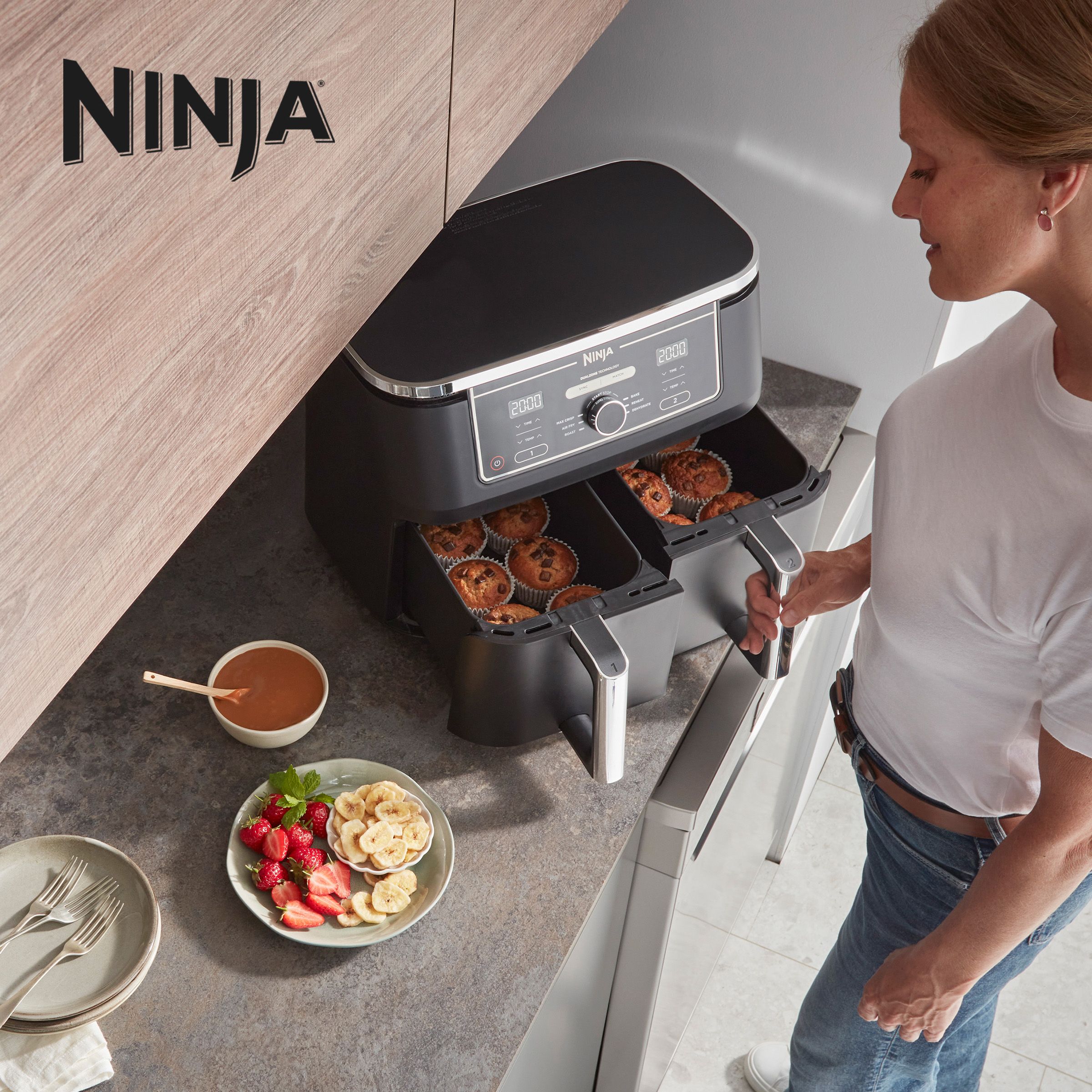Ninja Foodi MAX Dual Zone Air Fryer AF400UK Take mealtimes to the MAX with the large capacity air fryer that cooks 2 foods, 2 ways, and finishes at the same time.