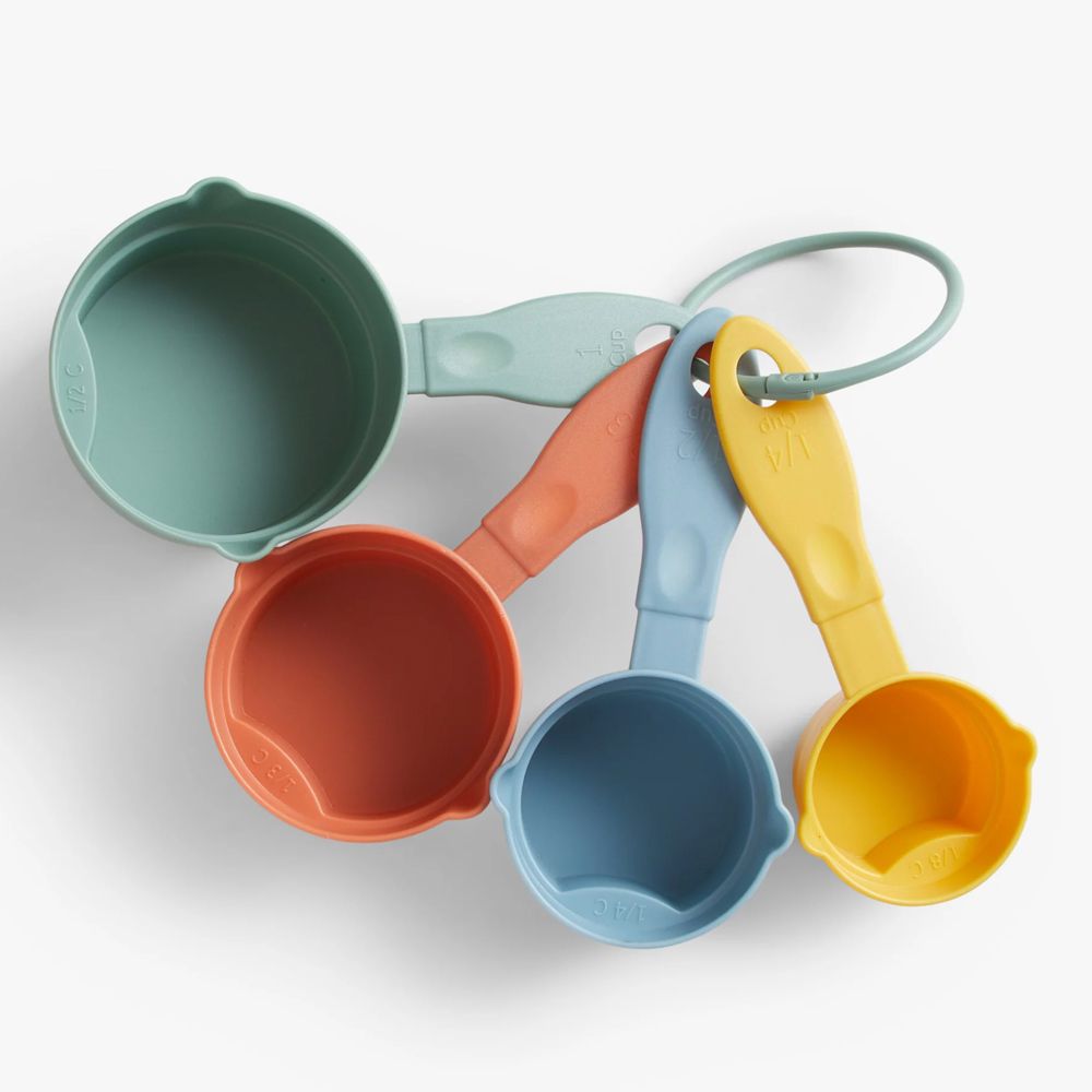 MEASURING CUPS & SPOONS