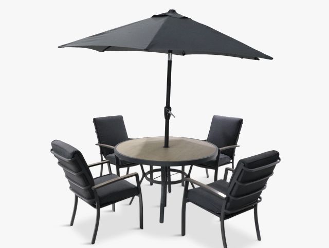 LG Outdoor Dining Table & Chairs