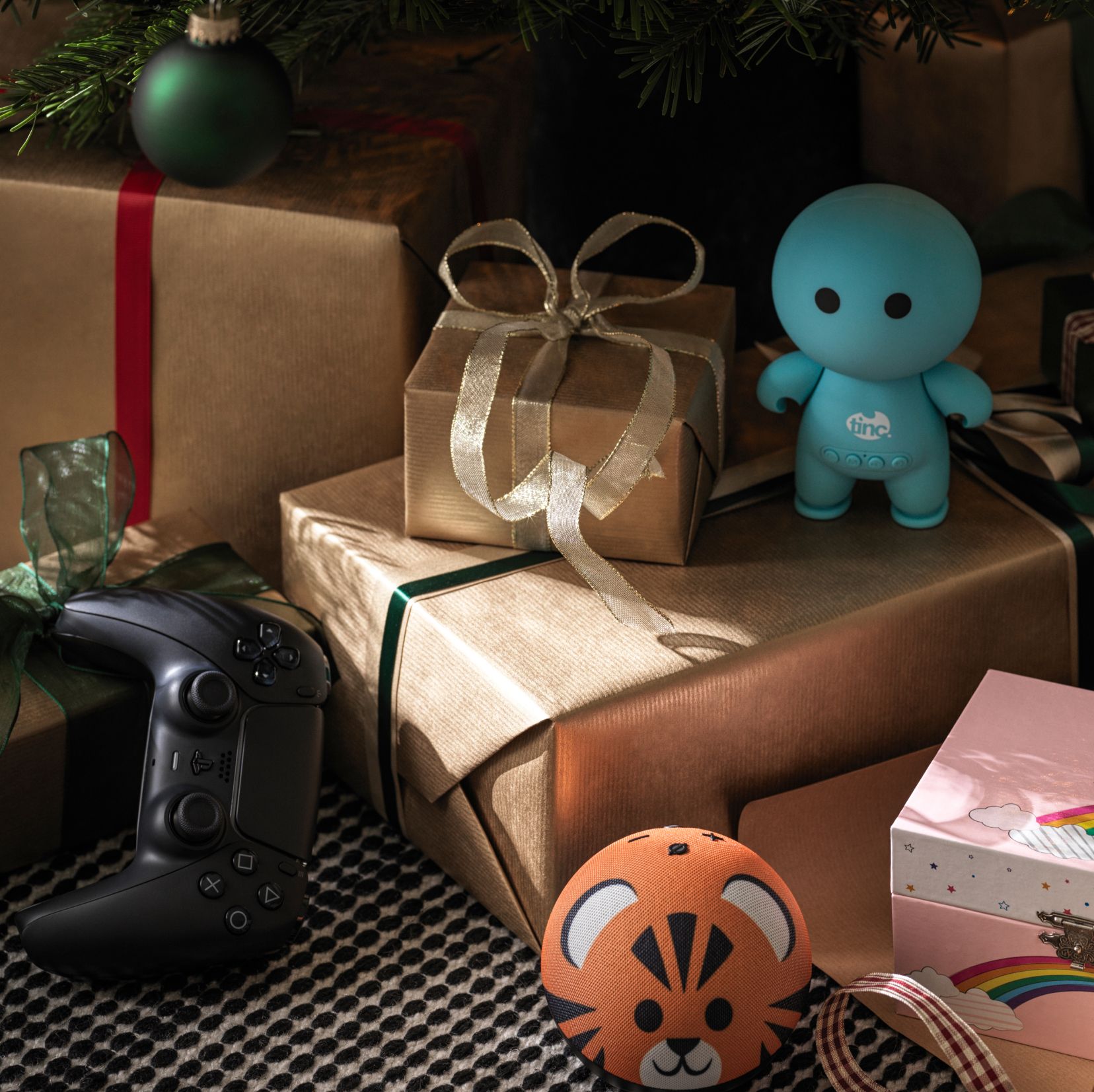 Christmas Gift Wrap, Bags & Ribbons