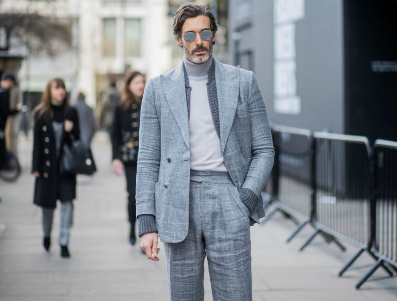 How to wear a suit this winter