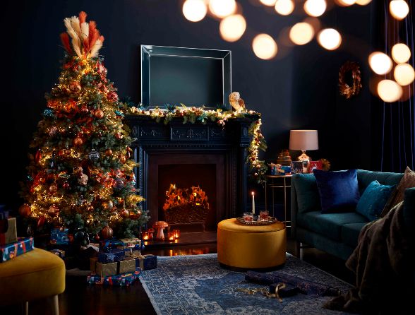 Stylists’ Christmas decorating tips