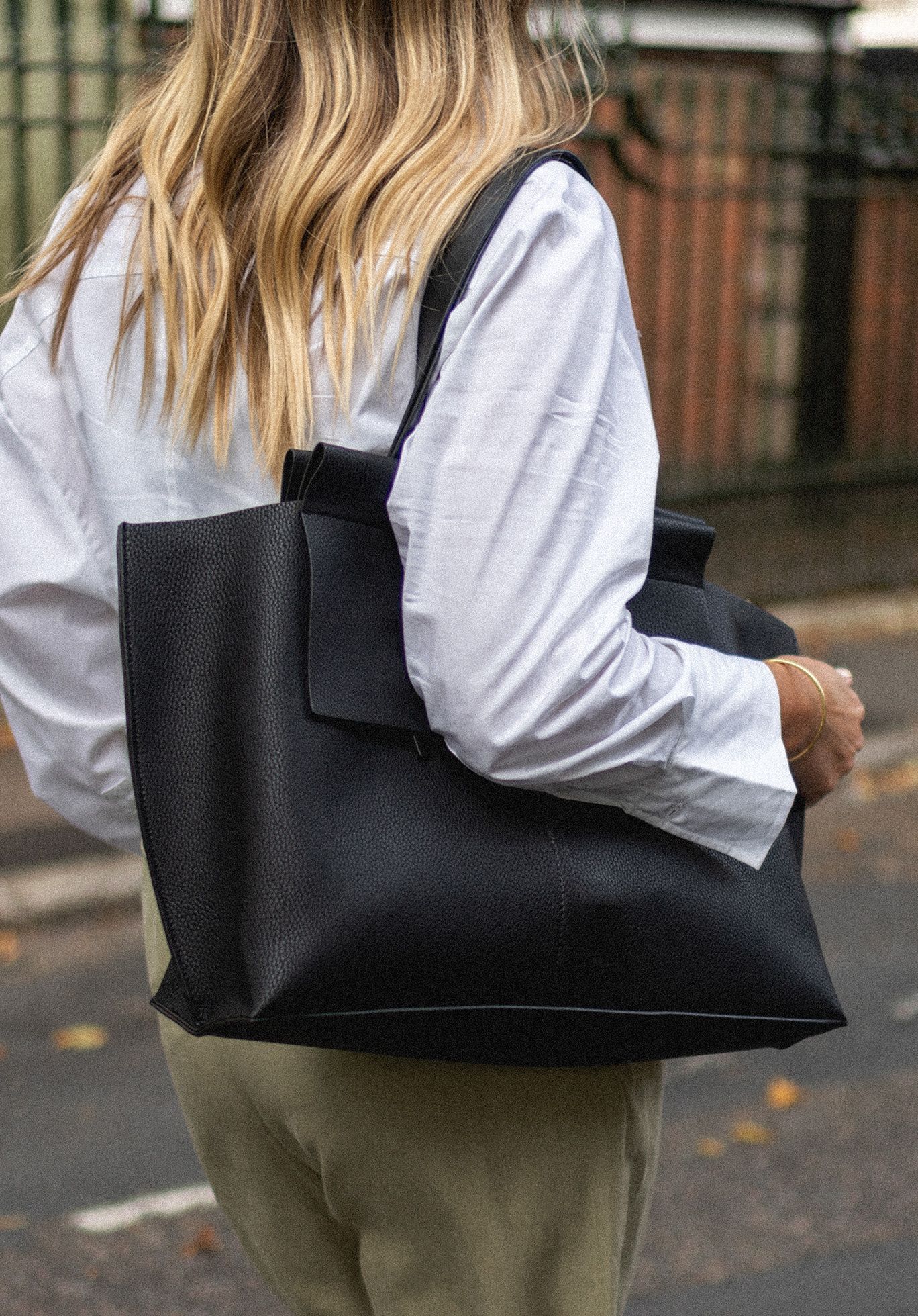 The carry-everywhere tote